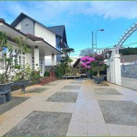 Cho Thuê Villa Sân Vườn 300M2 - 4 Phòng Ngủ- Nội Thất Cao Cấp - Đường Ô Tô