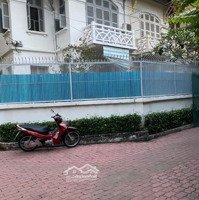 Biệt Thự Pháp Trần Quốc Thảo Phường 6 Quận 3.Dt 10X30M Kết Cấu 3 Lầu Áp Mái.sân Vườn Lớn.gía 60 Tỷ