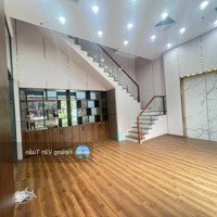 Cho Thuê Shophouse Vinhomes Golden River Ba Son, Quận 1, 160M2, 2 Tầng, Giá Bán 55 Triệu/Tháng