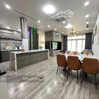 Chính Chủ Cần Bán Căn Hộ Cao Cấp Tại Royal City Tòa 132M2 Giá Bán 9 Tỷ , Lh E. Mạnh 0796283688