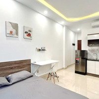 Căn Hộ 2 Phòng Ngủ 50M2 Giá Cực Tốt Quận 1 - Khu Vực Trung Tâm