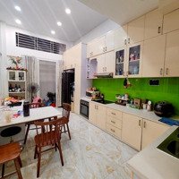 Nhà Đẹp - Nở Hậu - 92M2 Ngay Ngã 4 Phú Nhuận !