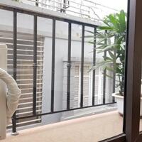 Cho thuê căn hộ dịch vụ tại Linh Lang, Ba Đình, 50m2, 1PN, ban công, đầy đủ nội thất mới hiện đại