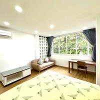 Cho Thuê Căn Hộ Studio 40M2 Tách Bếp Cửa Sổ Siêu To Mới Toanh Chưa Sd