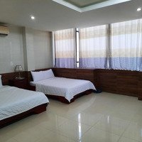 Bán Khách Sạn Ngay Chợ Đêm Phú Quốc Liên Hệ: 0932.645.797 Linh