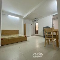 Cho Thuê Căn Hộ Studio Tách Bếp - 30M2 - Thang Máy - Full Nội Thất - Đối Diện Svđ Phú Thọ