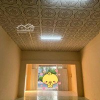 Mặt Tiền Nguyễn Văn Cừ 100M2 Chỉ 9 Triệu/Tháng