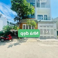 Nhà Đẹp 1 Trệt 2 Lầu . 4,3 Tỷ Ngay Trung Tâm P Long Trường - Tp Thủ Đức