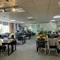 Văn phòng lô góc 3 mặt kính sẵn nội thất tại Xuân Phong Building, Trung Kính, Cầu Giấy