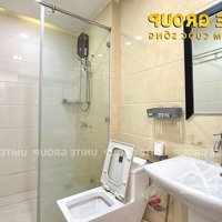 Căn Hộ Full Nội Thất Với Ban Công Thoáng Mát, Sát Chợ Lê Văn Sỹ Quận 3