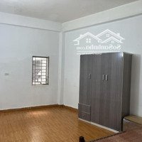 Cho Thuê Phòng Tại Đỗ Đức Dục, Mễ Trì Hạ, 25M2 Có Điều Hoà Nóng Lạnh Giường Tủ Giá 2,5-3.2 Triệu