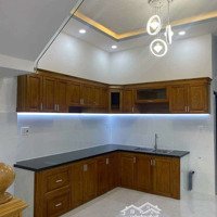 Nhà Sạch Sẻ_ Diện Tích: 120M²_ 1 Triệuệt_1Lầu_2Pn_3Wc_Sân Xe_Hẻm Xe Tải Gần Ủy Ban