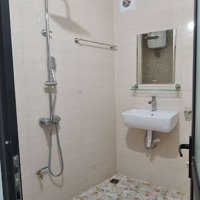 Cho Thuê Nhà 214 Nguyễn Xiển 40M2 X 3 Tầng, Ô Tô Đỗ , 8 Triệu/Tháng, Đủ Đồ