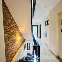 Bán Nhà Riêng 130M2, 19Tỷ500 Chính Chủ Tại Hoàng Mai. Phân Lô Ôtô Tránh, View Hồ.