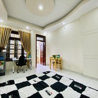 Cho Thuê Phòng Ban Công Tách Bếp Rộng Hơn 30M2 Đường Cộng Hoà Gần Etown