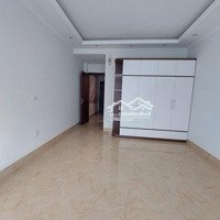 Bán Nhà Phố Trần Quốc Hoàn 50M2 X 6T Xmặt Tiền4.2M X 15.5 Tỷ. Thang Máy. Ngõ Thông.gara Ô Tô.