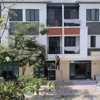 Nhà Phố Compound Trục Đường Dt743Diện Tích160M2, Gần Phòng Công Chứng Trần Thị Thanh Mai