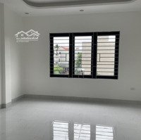 Bán Nhà 3 Tầng Diện 45M2 Oto Đỗ Cửa. Gần Trường, Gần Chợ. Giá Chỉ 2.15 Tỷ