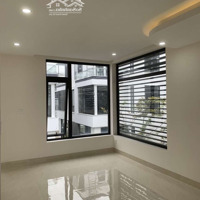 Cho Thuê Nhà Phố Song Lập , Diện Tích 160M2,Đông Tăng Long,Q9