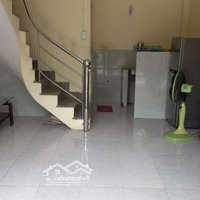 Cho Thuê Nhà 1 Trệt 1Lầu,40M2