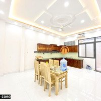 Nhà Gần Cầu Sài Gòn , 3 Lầu ,4 Phòng Khu Vực An Ninh Có Chổ Đậu Xe Hơi Giá 21 Triệu