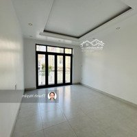 Cho Thuê Biệt Thự Làm Văn Phòng Diện Tochs 300M2 -Gần Liên Phường - Lh Huyền 0909394065