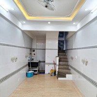 Nhà Gần Trần Hưng Đạo Gần Chợ Hòa Bình, 2 Phòng Ngủ, 3 Wc, Gần Mặt Tiền