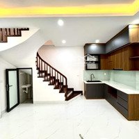 Bán Nhà Đội Cấn, Ba Đình, Gần Giang Văn Minh, 40M2, 5 Tầng, Mặt Tiền 6M, Nhà Rất Thoáng Mát. Bấm !!