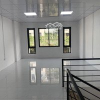 Cho Thuê Nhà Hoàn Thiện Cơ Bản 4 Tầng. Giá 17 Triệu/Tháng Liên Hệ : 0847888555