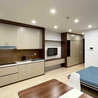 Cho Thuê Studio 38M2 D''capitale Giá Bán 11,5 Triệu, View Thoáng Vào Luôn. Liên Hệ Em Quyền 0918269777