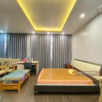 Shophouse xẻ khe 105m2 view công viên Full nội thất cao cấp mới tinh