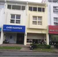 Cho thuê nhà phố kinh doanh mặt tiền Nguyễn Văn Linh, Phú Mỹ Hưng, Quận 7.