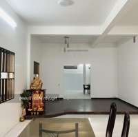 Bán Nhà Siêu Đẹp 259M2, 1 Trệt, 2 Lầu ,605M2 Sàn, Ngay Giữa Chợ Cần Giuộc