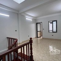 Bán Nhà Phú Thượng Hàng Xóm Ciputra Ô Tô Đỗ Cửa Lô Góc Cực Thoáng Nội Thất Mới Sẵn Ở 4,55 Tỷ