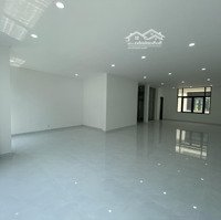 Cho Thuê Nhà Phố 126M2 Hoàn Thiện Có Thang Máy - 30 Triệu/Th - Vinhomes Q9. Liên Hệ: 0374353133