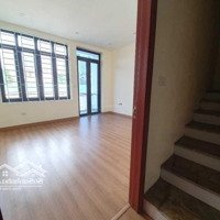 Chính Chủ Cho Thuê Nhà Tại Xuân La -Võ Chí Công 55M X 5Tầng Chia Phòng Đủ Điều Hòa Ô Tô Đỗ Cửa 20 Triệu