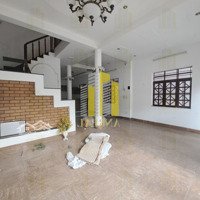 Villa Sân Rộng 1 Lầu Gần Ngay Quốc Hương - Cho Cải Tạo Tự Do