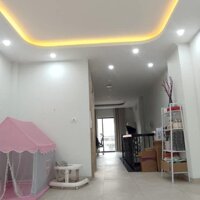 Bán nhà ngõ 187 phố Trung Kính to, Cầu Giấy, 68m2, thang máy, vỉa hè, kinh doanh, 21 tỷ