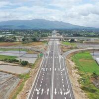 Nút giao cao tốc Ninh Thuận. Mặt đường QL27A, 20x50m sân bay Thành Sơn 5km, QL1 6km, 12km tới biển