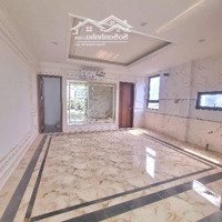 Hiếm ! Hoa Hậu M.phố Nguyễn Khang 63M2 View Láng. G63 Tránh Đỗ, Vỉa Hè Đá Bóng. Tmáy Xịn. Kd Đỉnh !