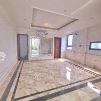 Hiếm ! Hoa Hậu M.phố Nguyễn Khang 63M2 View Láng. G63 Tránh Đỗ, Vỉa Hè Đá Bóng. Tmáy Xịn. Kd Đỉnh !