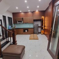 Bán Nhà Phú Mỹ Lê Đức Thọ . Diện Tích: . 42 M2 *6 Tầng . 9 Phòng Cho Thuê . 40 Tr/1Thang Ô Tô Cách 40 M