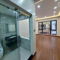 Bán nhà Nguyễn Văn Cừ,Long Biên 42m2,6 tầng,gara,oto tránh giá 11 tỷ