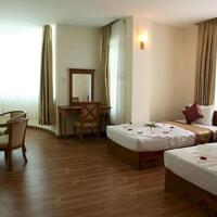 Cho thuê khách sạn 53 phòng chuẩn 3 sao, có rooftop ngay khu trung tâm du lịch đông đúc Nha Trang