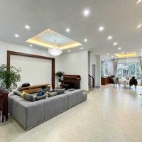 Chính Chủ Cho Thuê Căn Biệt Thự Full Đồ Sạch Đẹp Giá Hợp Lý Tại Vinhome Thăng Long