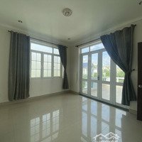 Cho Thuê Biệt Thự Sadeco. Diện Tích: 300M2, 3.5 Tầng. Giá Bán 25 Triệu/Tháng