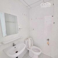 Căn Hộ Nhà Trống Cần Cho Thuê 2P.n. 2 Toilet, Giá Bán 6,5 Triệu