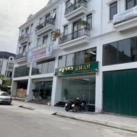 Cần tiền vào nốt căn biệt thự, bán gấp căn Shophouse Sông Hồng, đã hoàn thiện tầng 1 đang cho thuê