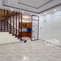 Cho Thuê Nhà Nguyên Căn Mặt Phố Đường Láng Kinh Doanh Đỉnh, Lô Góc - 105M2/Sàn. Liên Hệ: 084482989