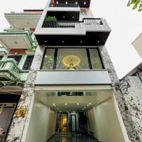 Bán nhà phố Ngọc Lâm, 60m 7 tầng 2 mặt thoáng chỉ hơn 13tỷ. Vị trí KD đẹp, gara ô tô 7 chỗ